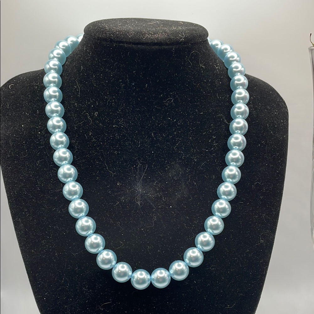 Blue Pearl Necklace with Lustrous Sheen